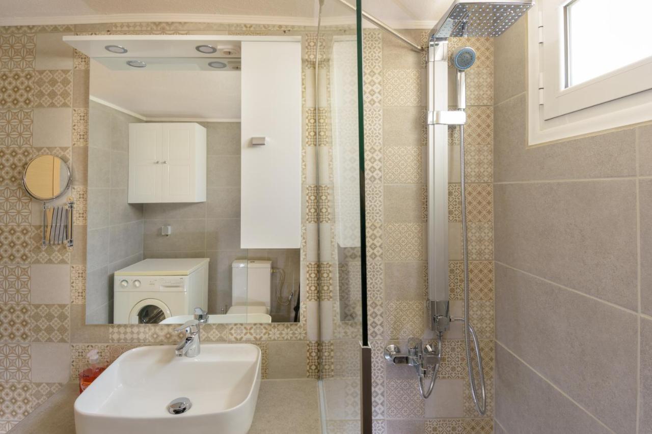 Margarita'S Seafront Luxury Apartment Elounda  Bagian luar foto