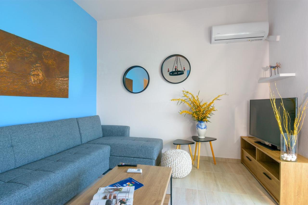 Margarita'S Seafront Luxury Apartment Elounda  Bagian luar foto